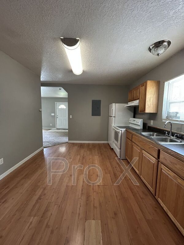 Building Photo - 205 E Kansas St