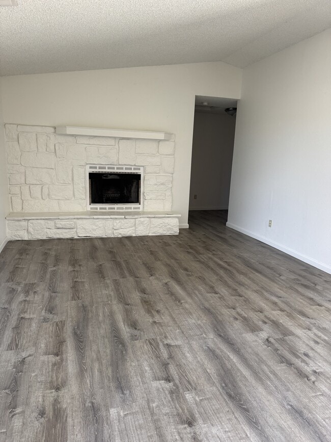 Building Photo - 19660 Neuralia Rd