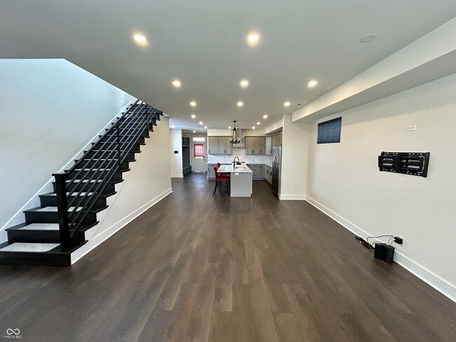 Building Photo - 2511 S Delaware St