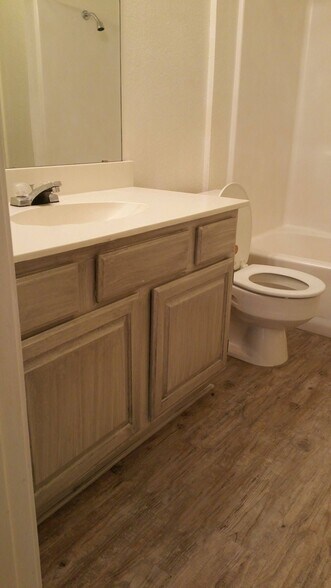 Building Photo - 1717 Dynasty Dr