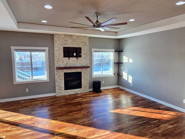 Building Photo - 482 NE Westgate Dr