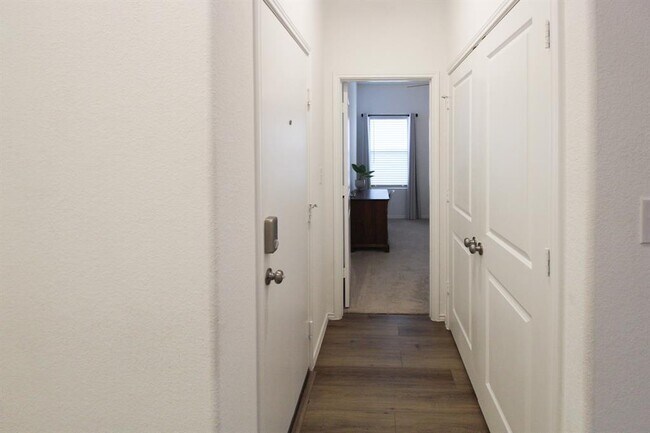 Building Photo - 2307 Red Sky Dr