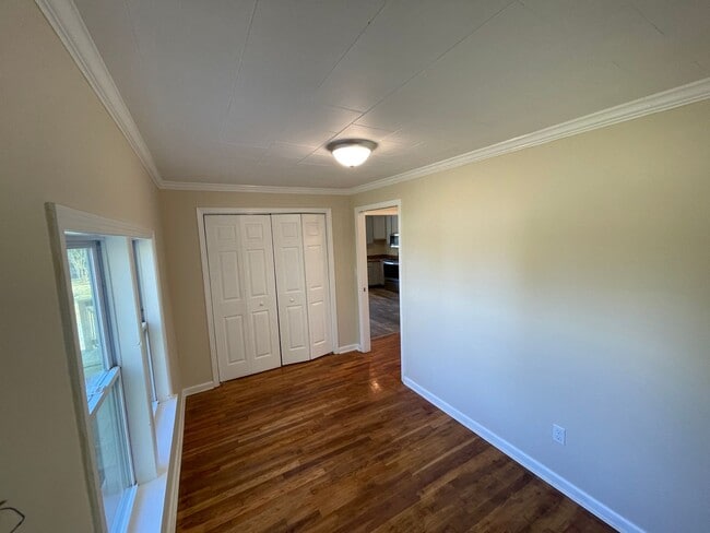 Building Photo - Newly remodeled 3 BDR / 1 BA - Huge Yard