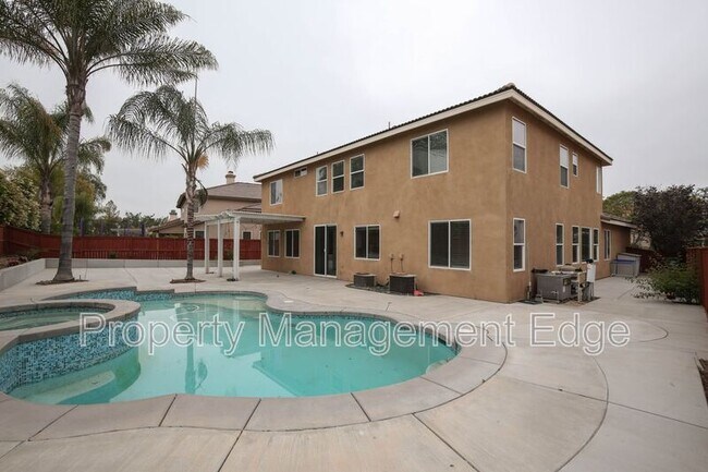 Building Photo - 32905 Northshire Cir