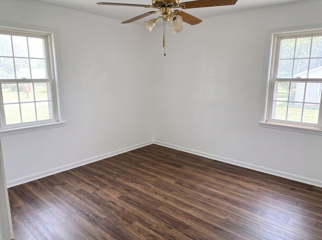 Building Photo - 3980 Renwal St