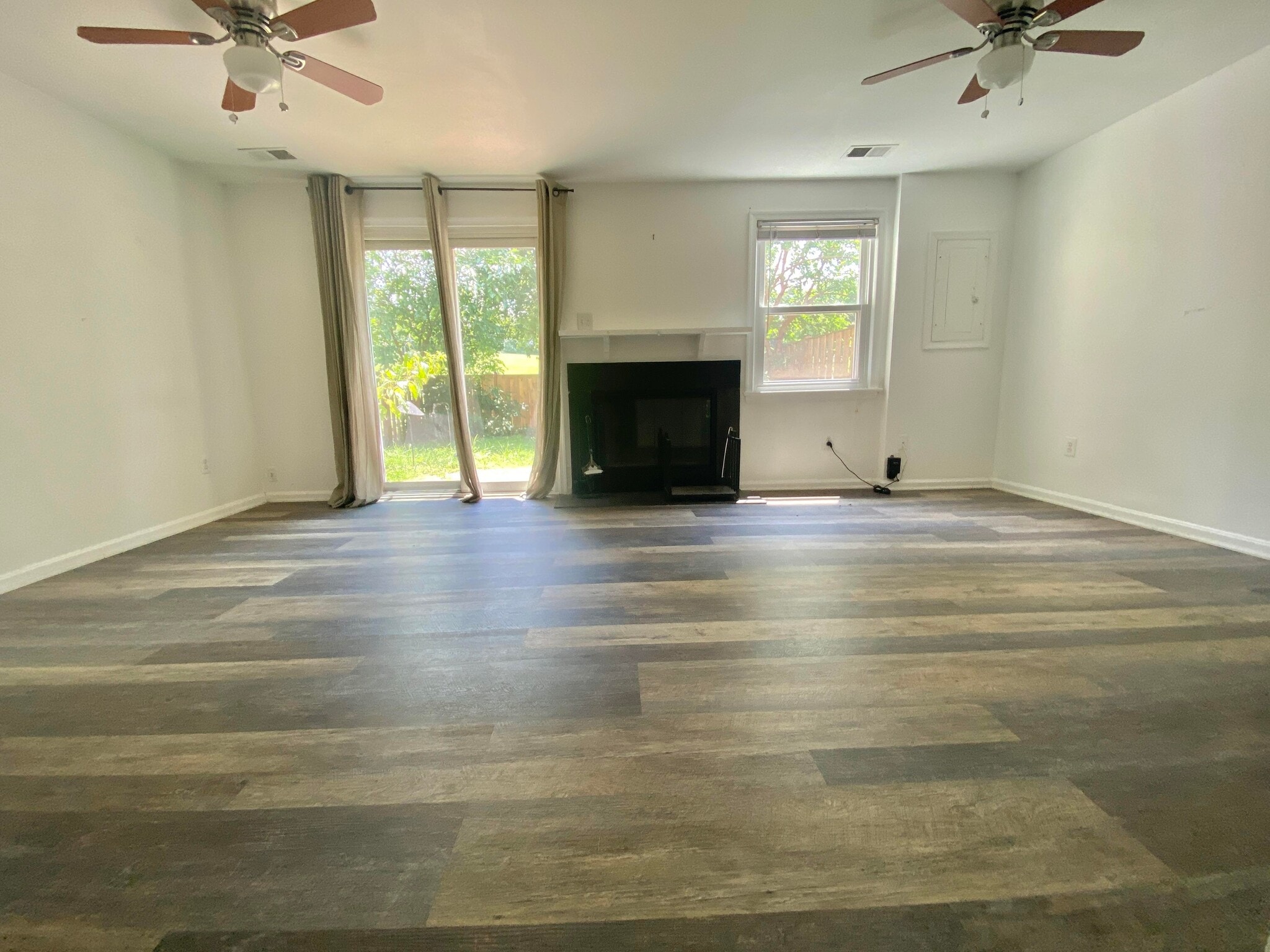 Building Photo - 7351 Crestleigh Cir