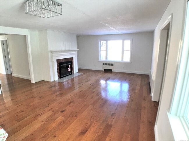 Building Photo - 10 Brookmoor Rd