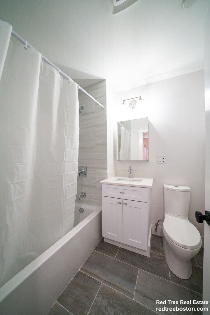 Building Photo - 37 Calumet St