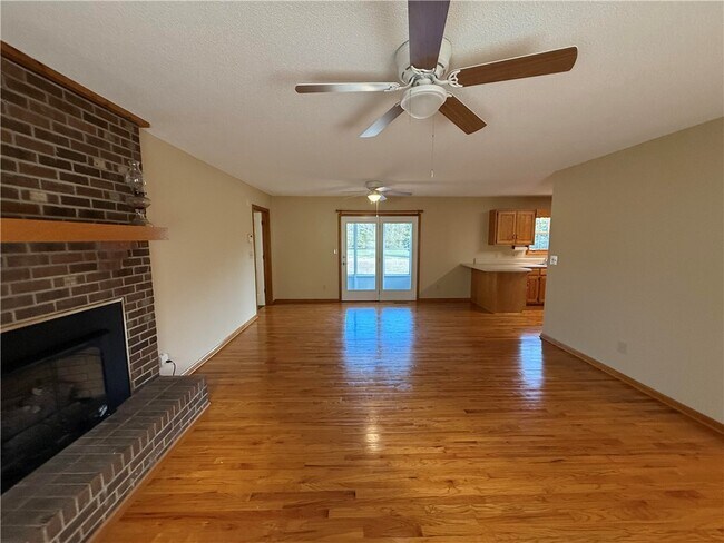 Building Photo - 250 Perry Woolbright Rd