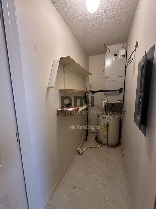 Building Photo - 1308 Arthur Ave