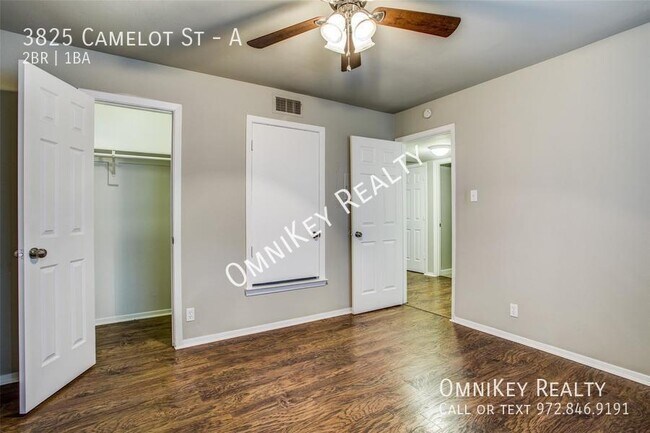Building Photo - 3825 Camelot St