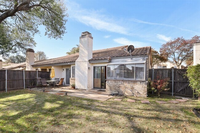 Building Photo - 821 Dublin Dr