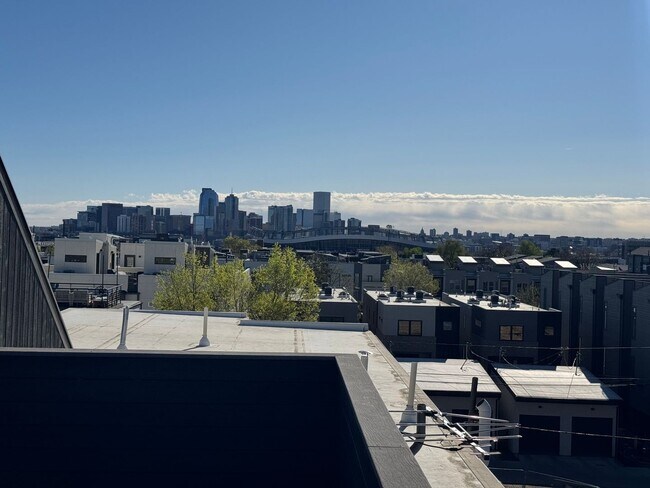 Building Photo - Perfect Sloan Lake Home with all the features and great views