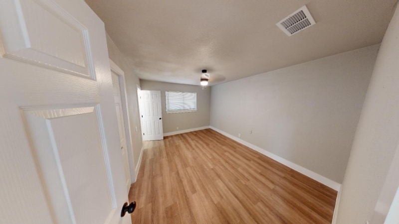 Building Photo - 7323 Glen Arbor Dr