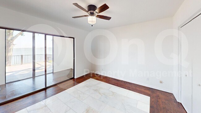 Building Photo - 3612 Lakeside Dr
