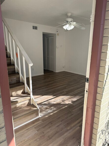 Building Photo - 3701 SW 30th Ter