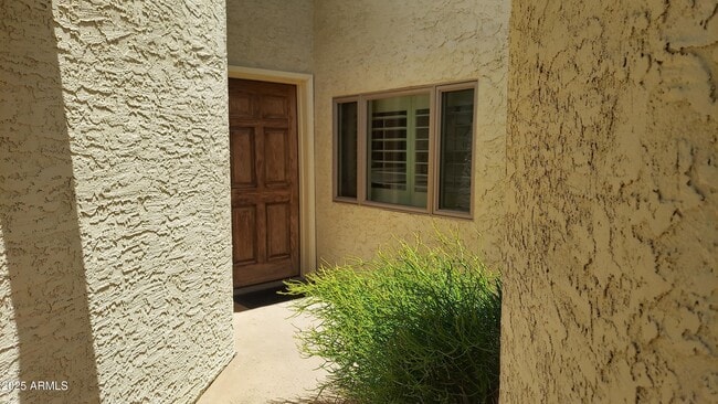 Building Photo - 2426 E Palo Verde Dr