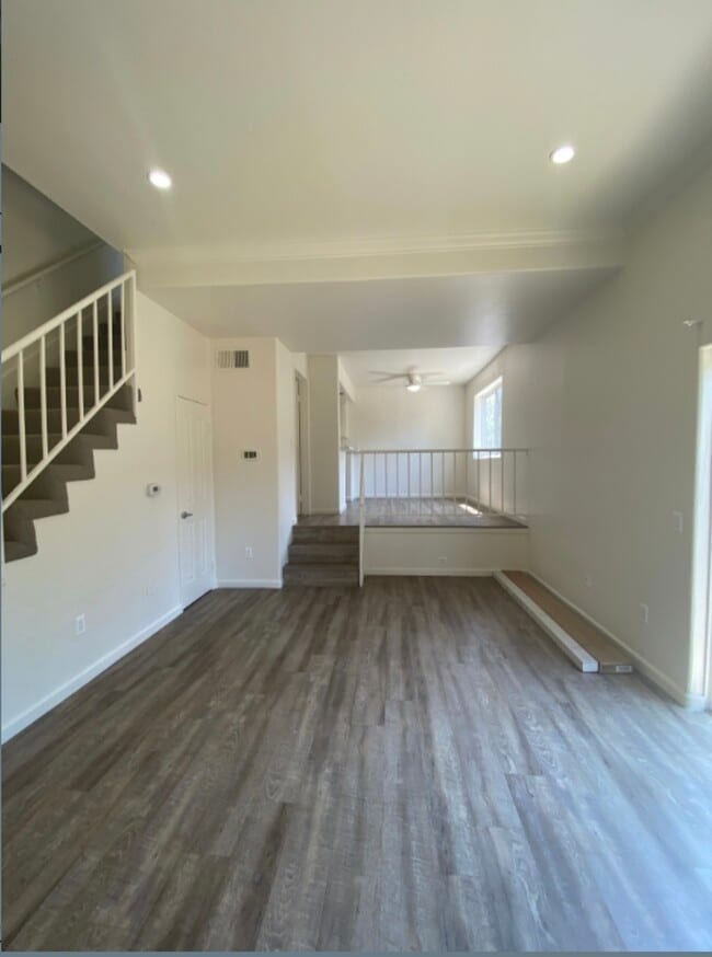 Primary Photo - 13022 Riverside Dr