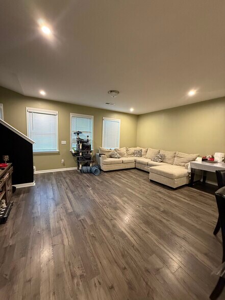 Building Photo - 3598 Hidden Valley Cir