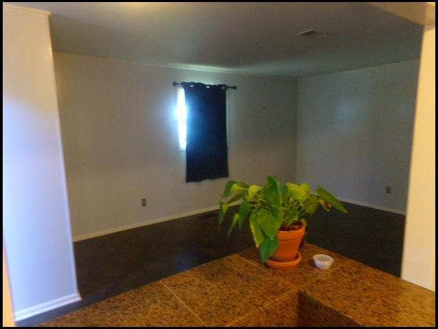 Building Photo - 9910 Brooks Ln