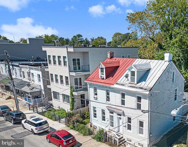 Building Photo - 129 E Phil Ellena St