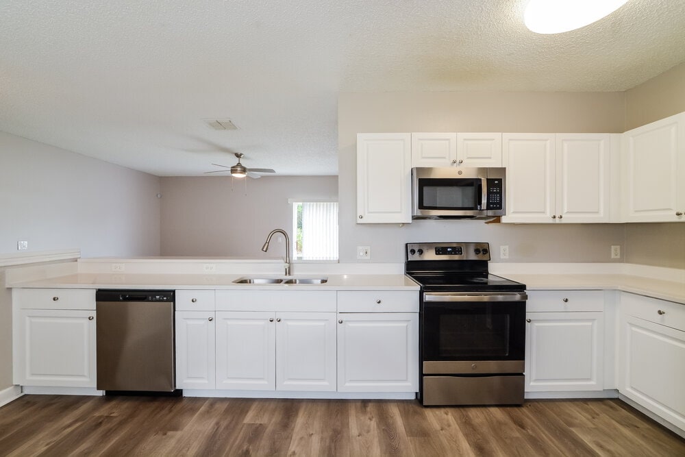 Building Photo - 627 Cotulla Dr