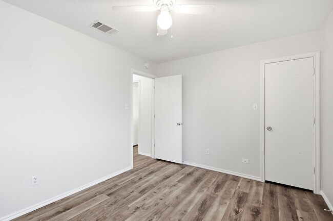 Building Photo - Charming 3 bedroom Home in Hutto!