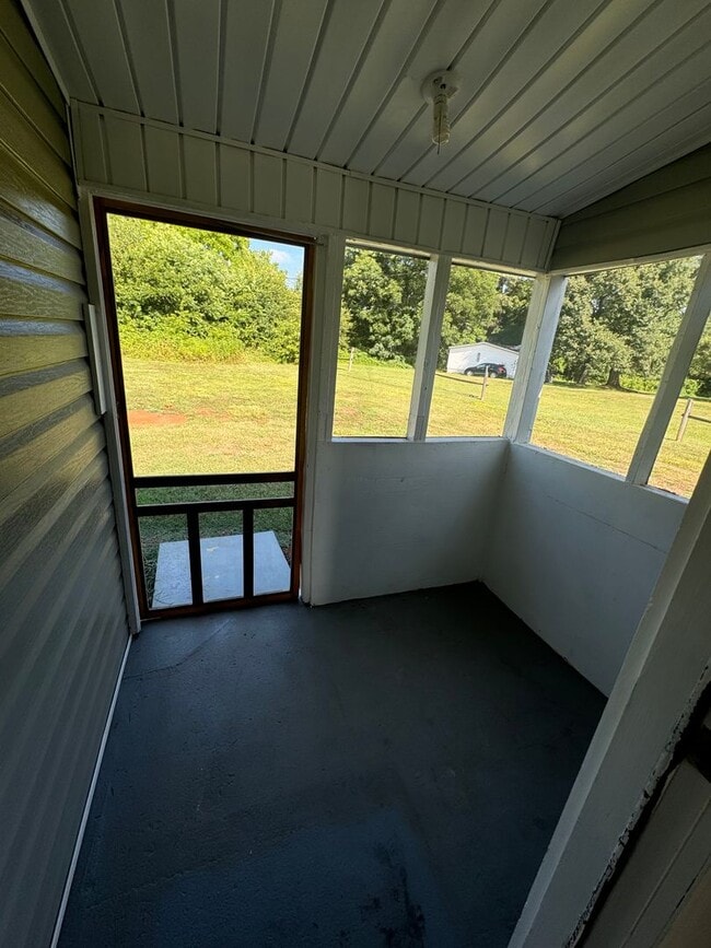 Building Photo - 2/1 in Cleveland County, NC - close to hwy 74