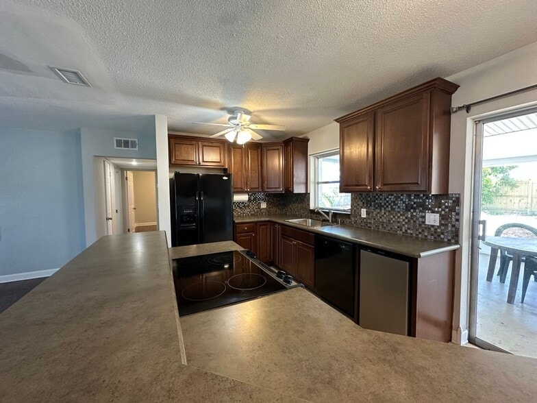 Building Photo - 6439 Georgia Ave