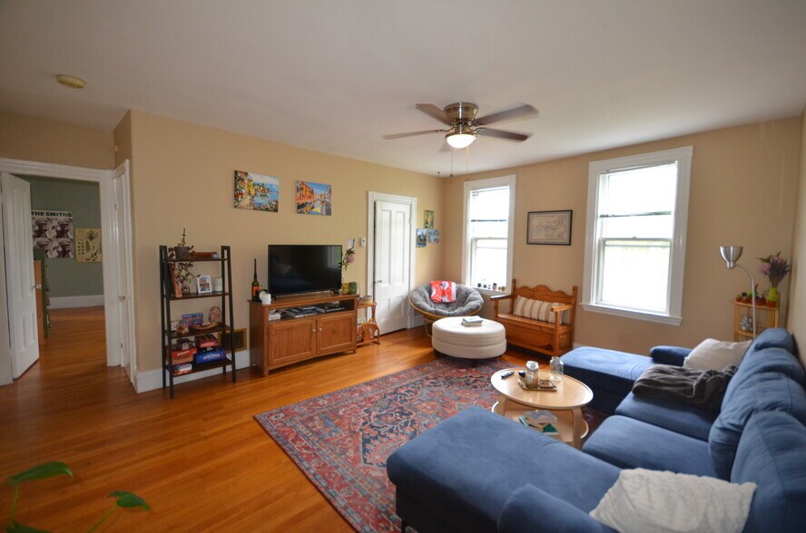 Living Room - 234 Cypress St