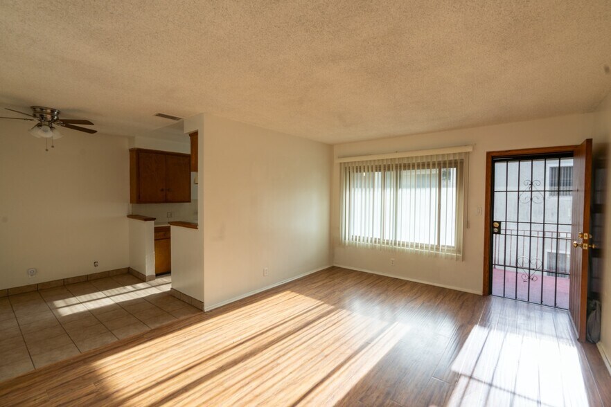 Building Photo - 234 E Tamarack Ave