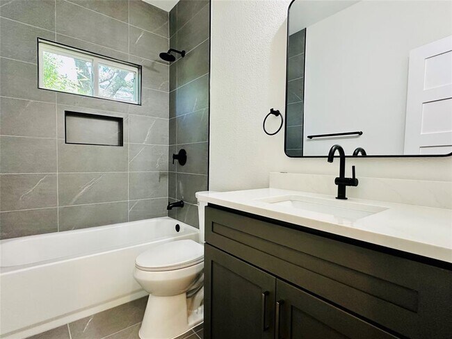 Building Photo - 15113 N Flamingo Dr