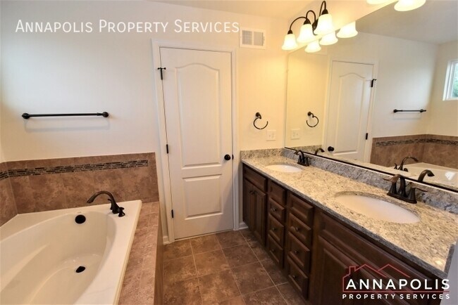 Building Photo - 7946 Monrovia Dr