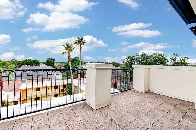 Building Photo - Morningside Terrace Luxury • 4BR + Game Ro...
