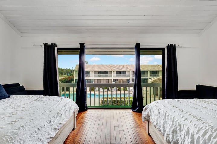 Building Photo - 716 NE 20th Ln