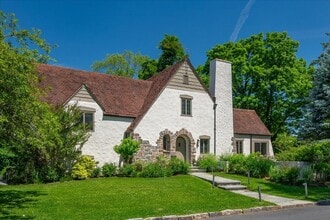 Building Photo - Elegant 3 Bedroom Tudor with Flexible Living Space