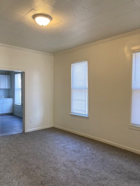 Building Photo - 915 W Macqueen Ave
