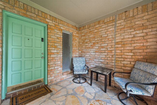 Building Photo - 25314 Lynbriar Ln