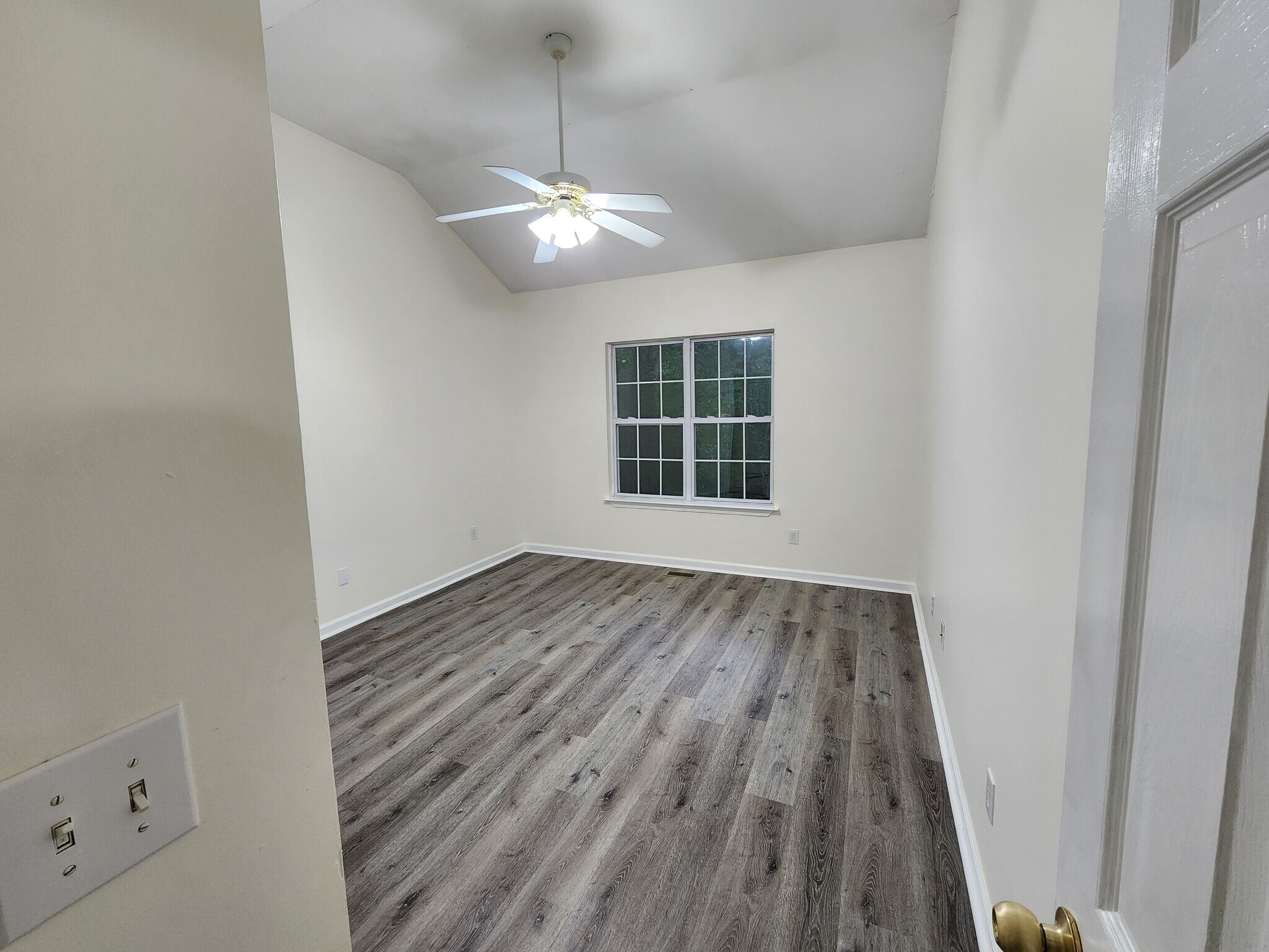 Building Photo - 1140 Towne Square Ln