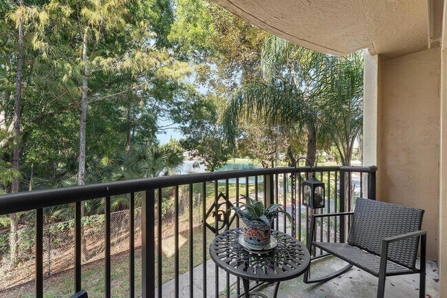 Building Photo - 1000 Crestwood Ct S