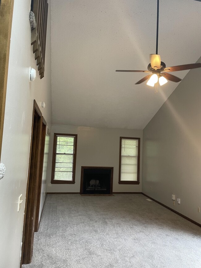 Building Photo - 9131 E 85th Pl