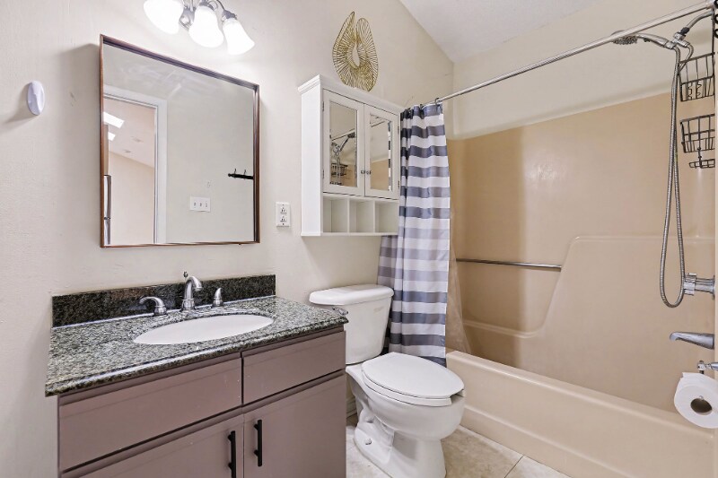 Building Photo - 205 Spring St