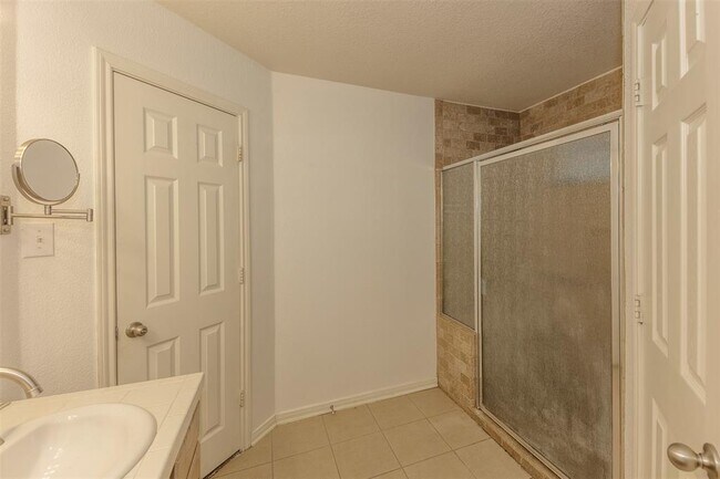 Building Photo - 4217 Kellywood Dr