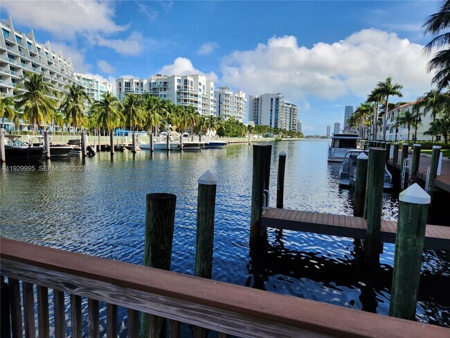 Building Photo - 3001 NE 185th St