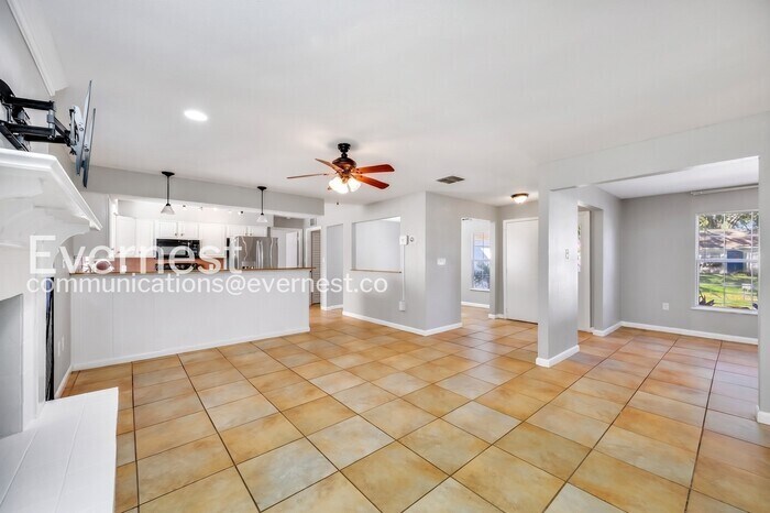 Building Photo - 502 El Camino Real S