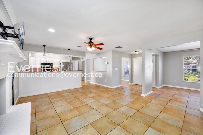 Building Photo - 502 El Camino Real S