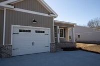 Building Photo - 206 Big Branch Dr