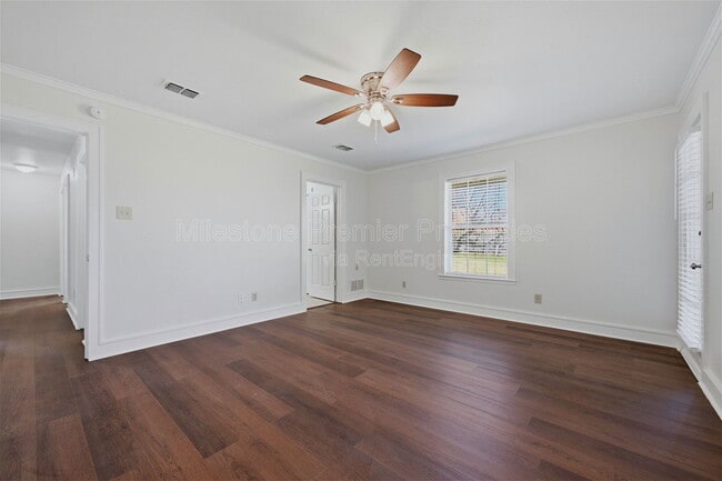 Building Photo - 3118 Normandy Dr