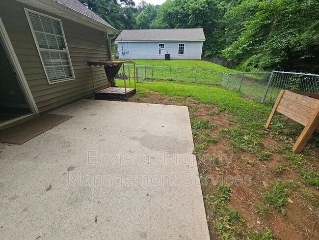 Building Photo - 479 Lakeshore Dr