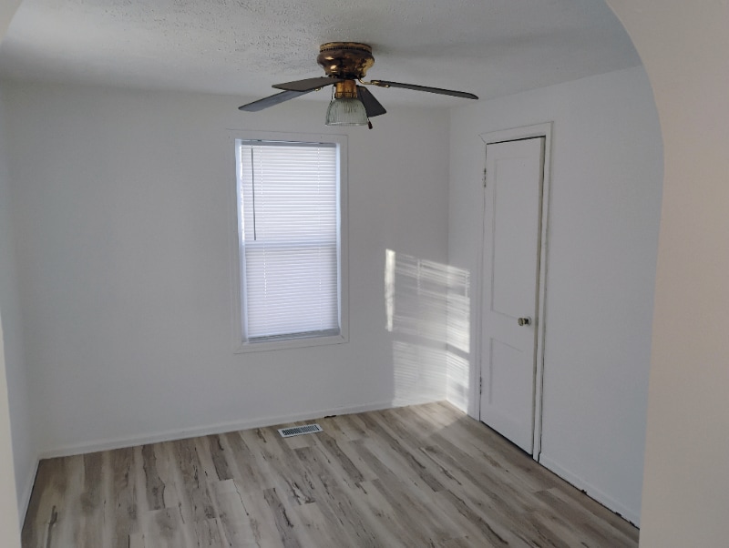 Building Photo - 209 1st Ave